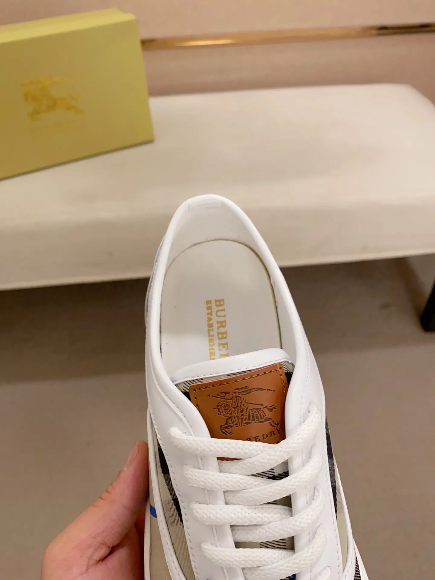 Men's shoes💰: 400💰🇮🇹🇮🇹The counters are synchronized with BURBERRY's top purchasing agents🔍🔍Synchronized sales. Positive code number: 38-44. Italian imported cowhide with official website fabric. Fully imported sheepskin lining, sole: original sole provided by the original factory, exclusive movable molded sole, super comfortable, original factory follow-up goods, 🔍🔍high quality, you can enter and leave the counter at will, welcome to compare (can be customized 45)